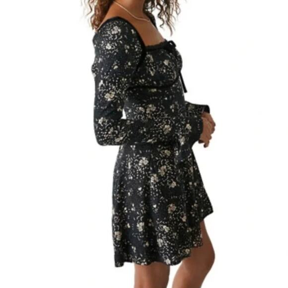 Free People Black and‎ Tan Floral Tess Mini Dress Bell Sleeves Size Large $128 - Picture 5 of 11